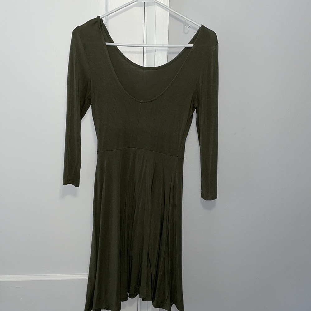 Express dress - Picture 2 of 4